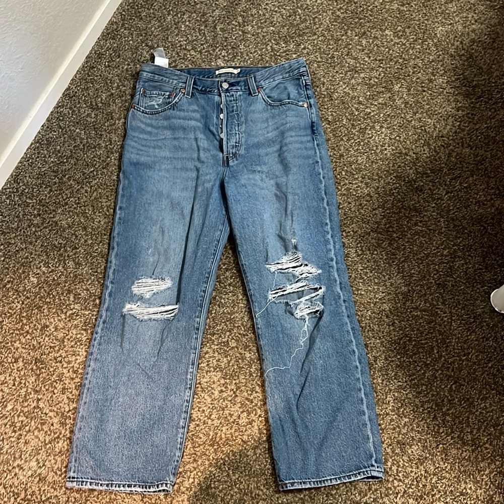 Light wash Levi’s